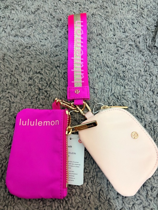 Lululemon Dual Pouch Wristlet wallet keychain pink !!! - Picture 4 of 5